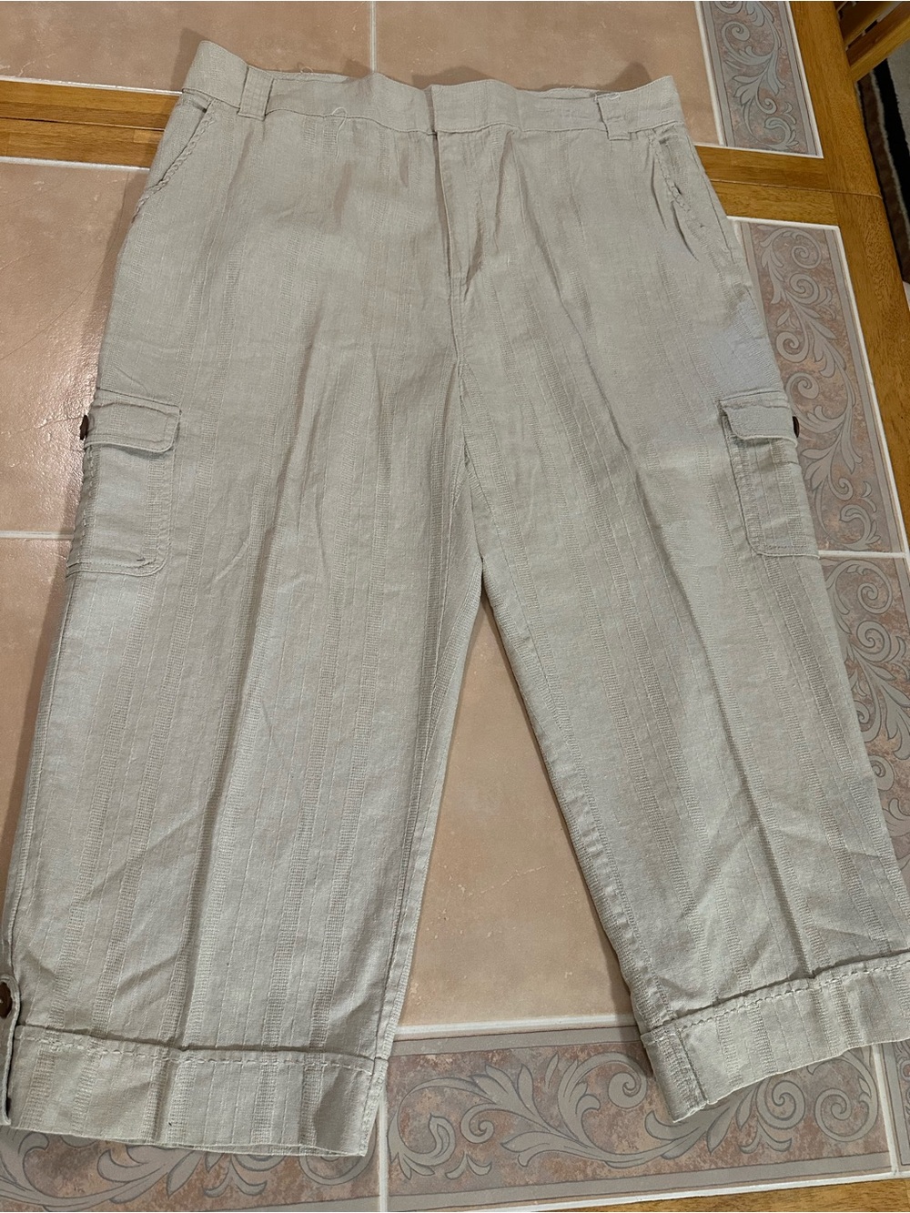 Cappagallo Linen Blend Cargo Capri’s